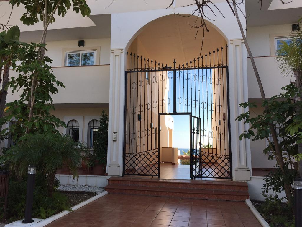Sinfonia Del Mar Apartment 埃斯特波纳 外观 照片